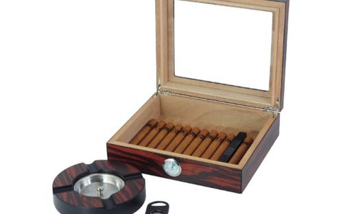 Humidor - Luxury Rotbraun, gestreifte, spanischer Zeder, für 30 Zigarren + Geschenkset