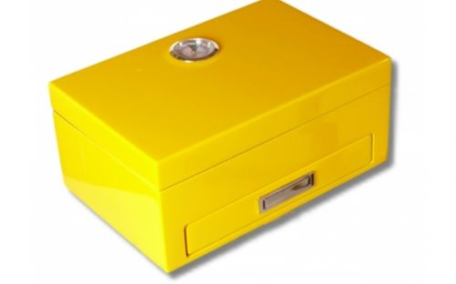Humidor mit GeschenkSet - gelbe, lackierte, spanischer Zeder, für 10-20 Zigarre