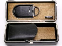 Reisehumidor - für 4 Zigarren, schwarz + Zigarrenabschneider